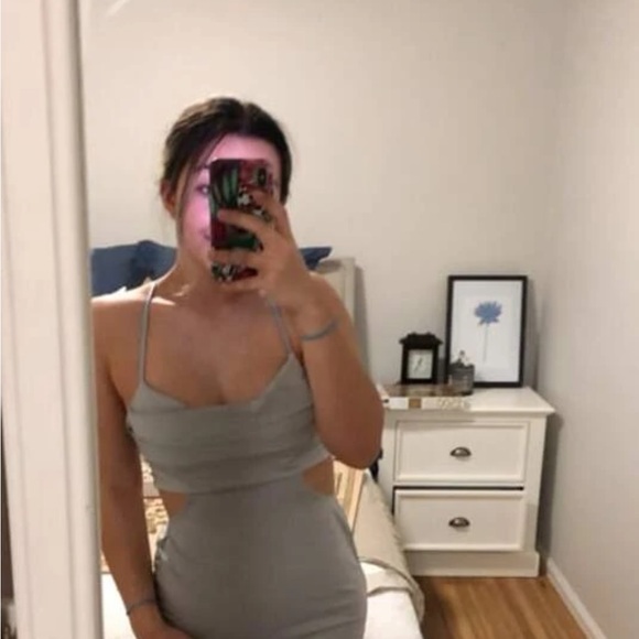 Dress - Picture 6 of 6